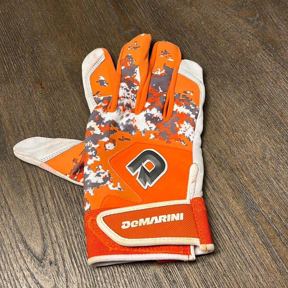 Men’s baseball/softball glove